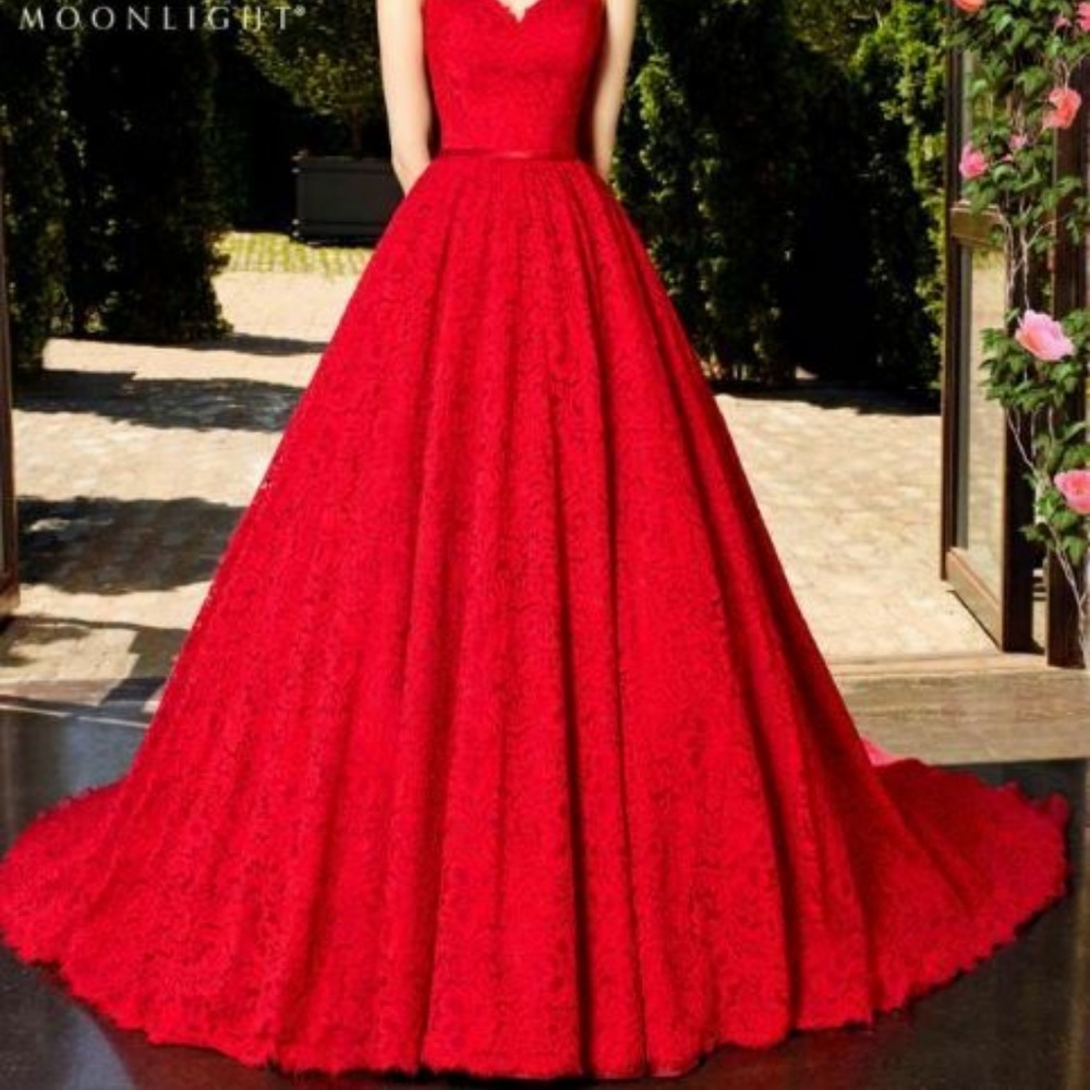 Moonlight H1321 Size 8 Red Wedding Dress